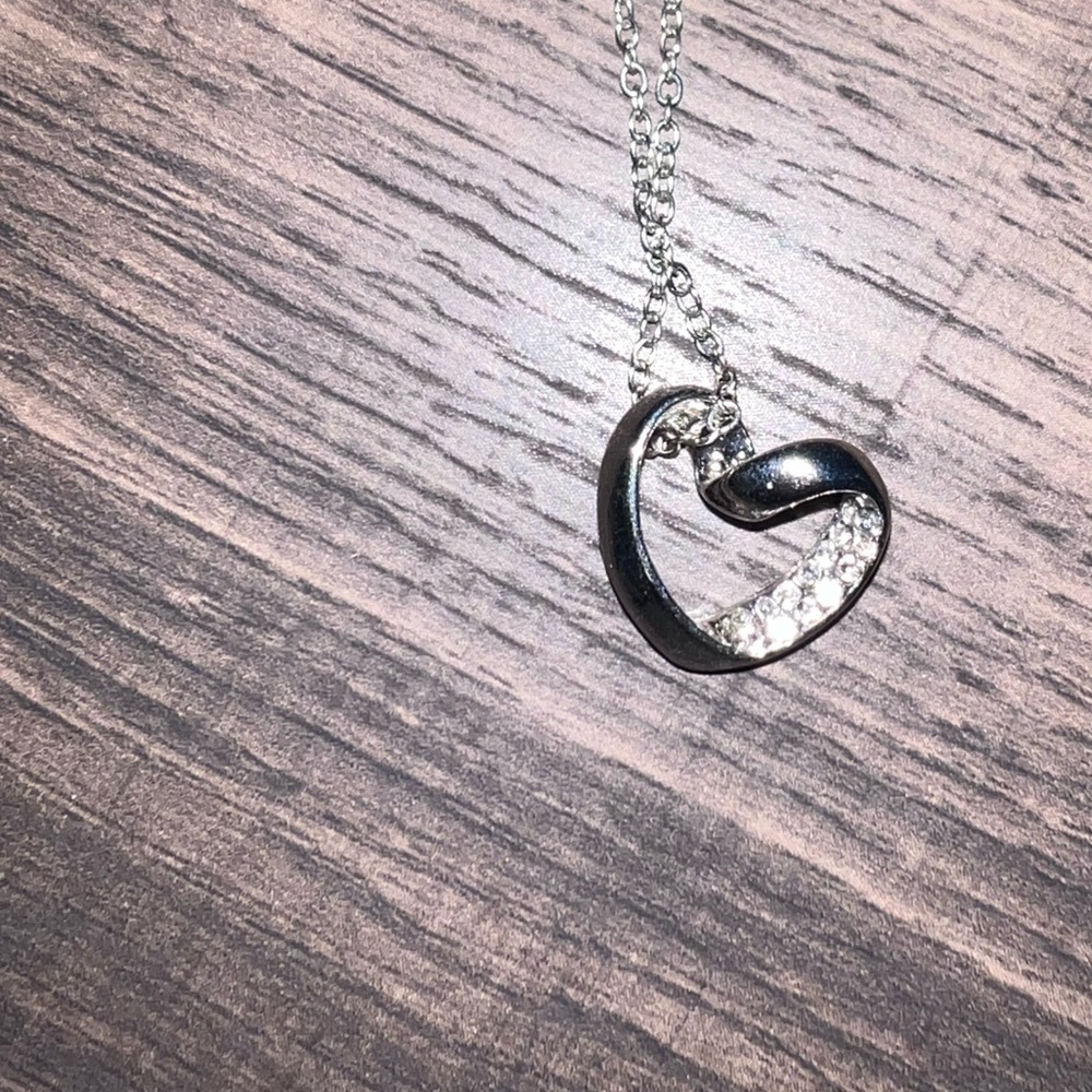 Silver Rhinestone Heart Shape Necklace - Picture 3 of 4